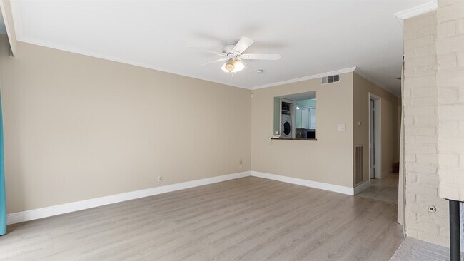 Building Photo - 2107 Lander Ln