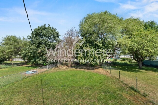 Building Photo - 1017 S Robie Rd