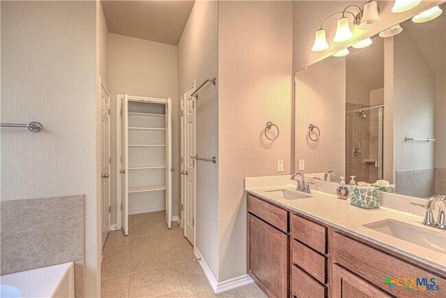 Building Photo - 609 Coventry Dr