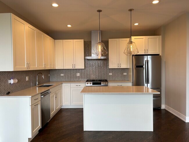 Building Photo - 2303 W Wilcox St