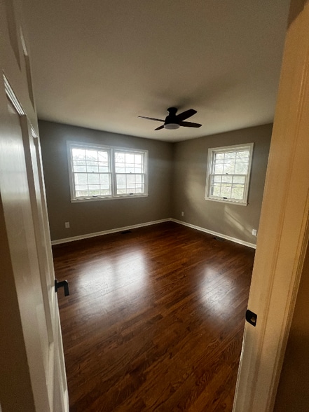 Building Photo - 1054 Wellington Rd