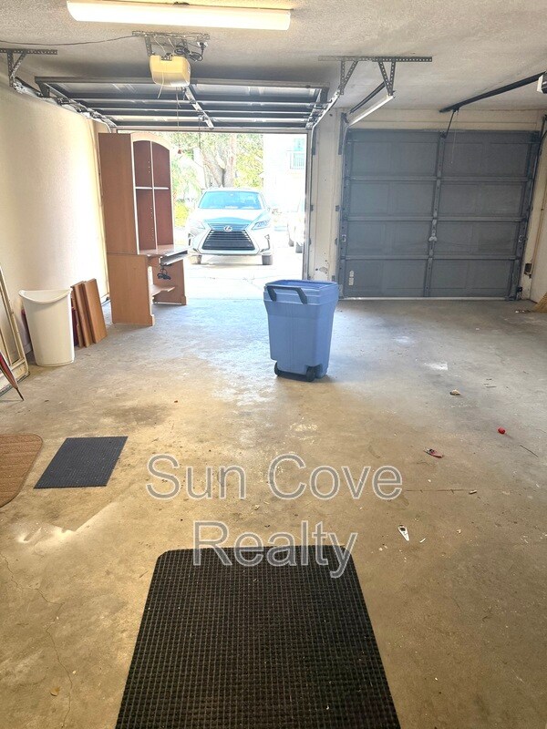 Building Photo - 6361 92nd Pl N