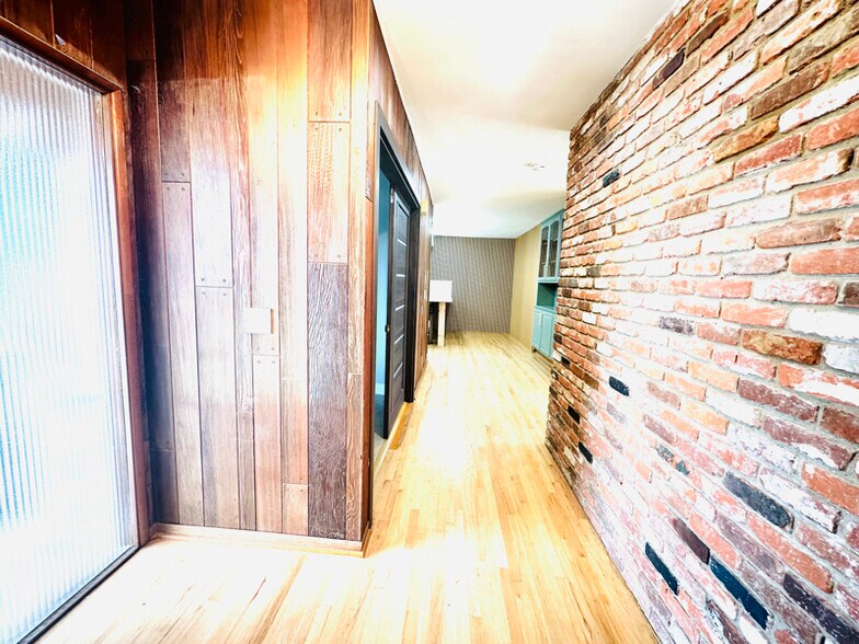 Building Photo - 9382 Bixby Ave