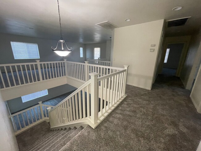 Building Photo - Victorville- Tanamera Home-  4 Bedrooms, 3...