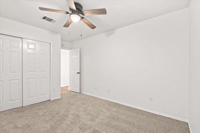 Building Photo - 15423 Quinley Dr