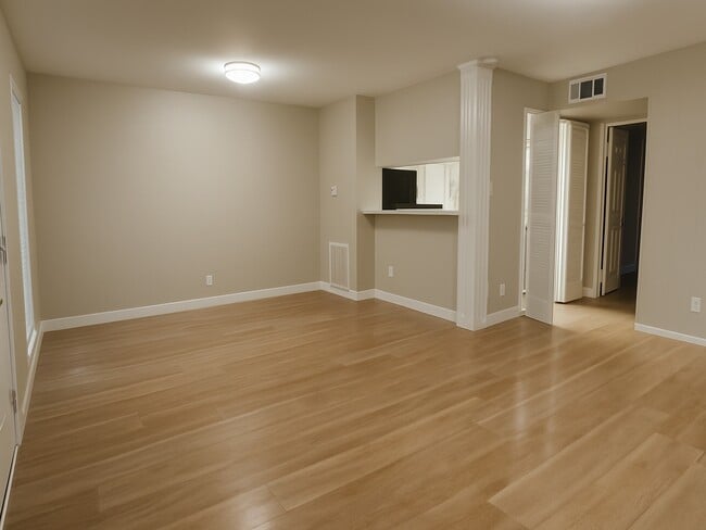 Building Photo - 6402 Del Monte Dr