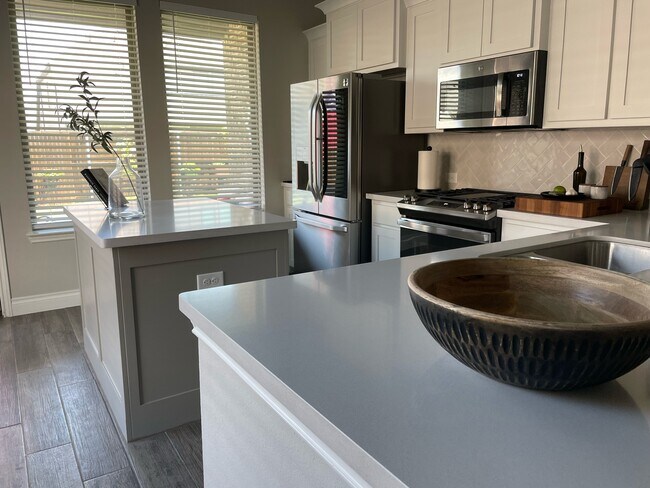 Building Photo - 2321 Birdwell Cove
