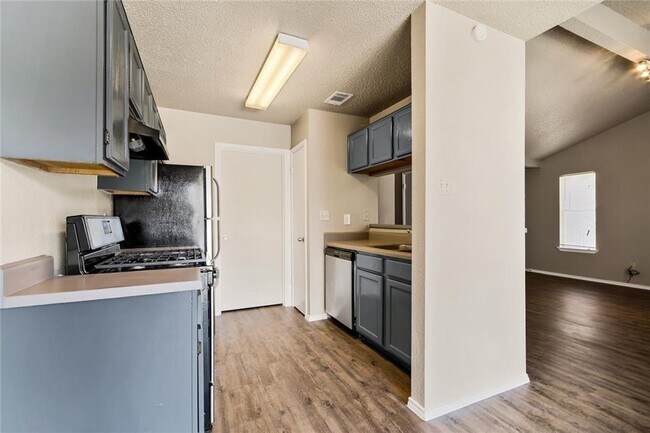 Building Photo - 1220 Orchard Park Cir