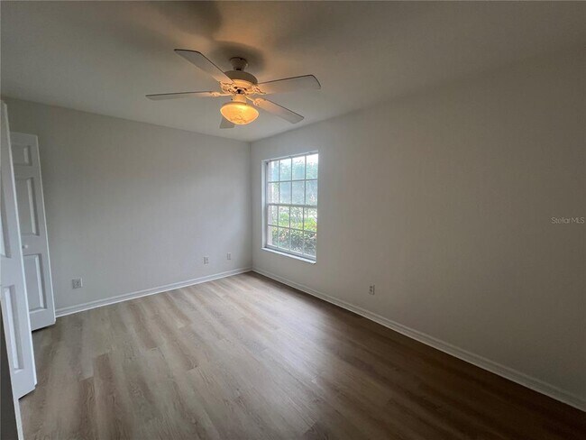 Building Photo - 4396 Fairway Dr