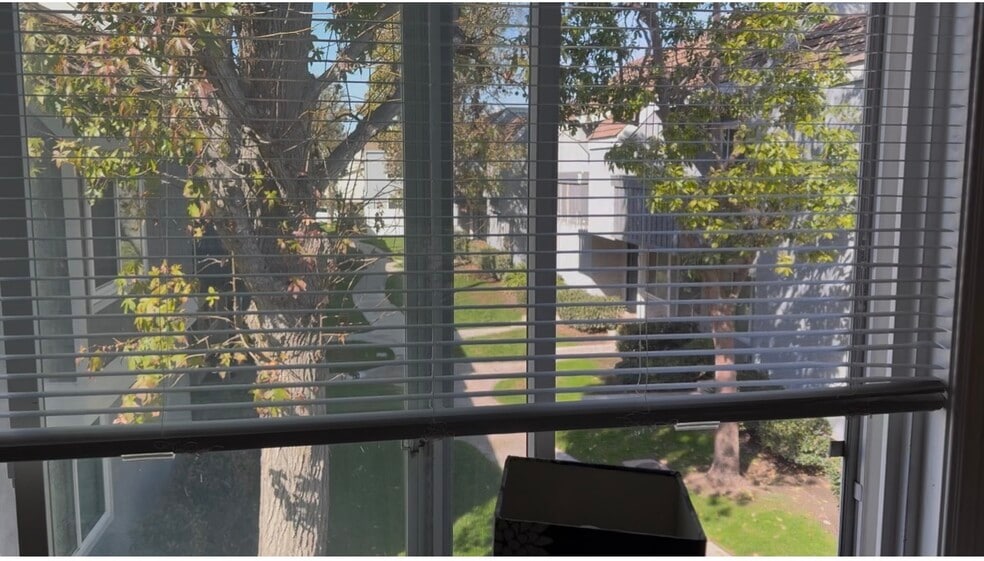 Building Photo - 68 Eagle Pt