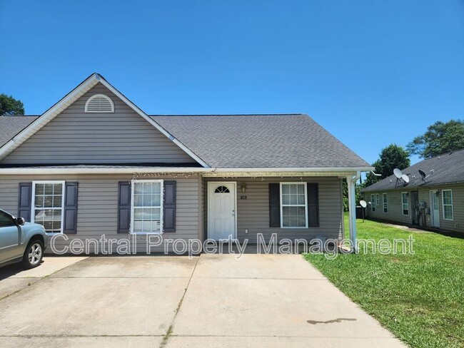 Building Photo - 506 Seays Crest Dr