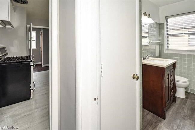 Building Photo - 2346 Westmoor Rd