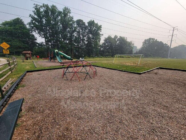 Building Photo - 7598 Springfield Hills Dr