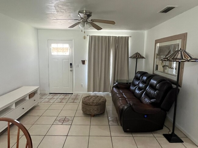 Building Photo - 3/1/1 located in Summerfield