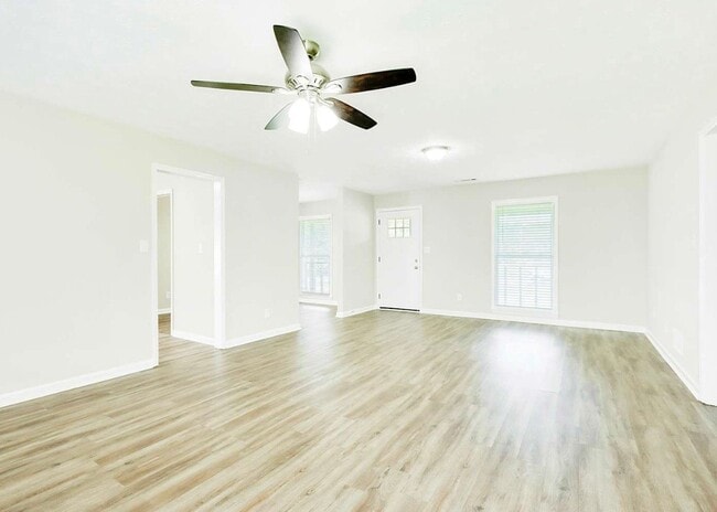 Building Photo - 65 Salem Meadow Dr