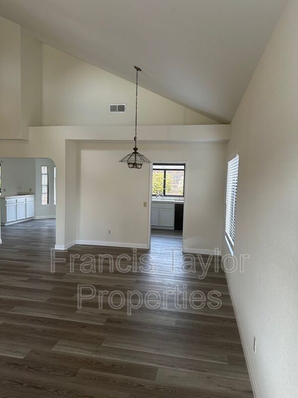 Building Photo - 954 Cornwell Ct