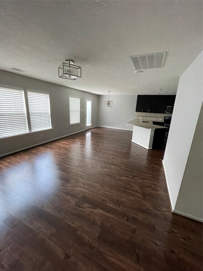 Building Photo - 15827 Copper Oak Ln