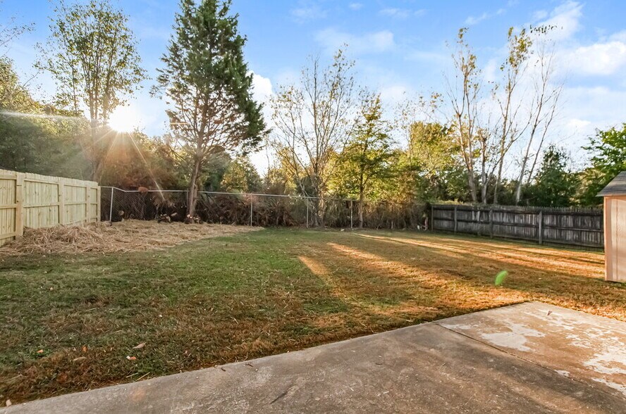 Building Photo - 4817 Farmview Dr