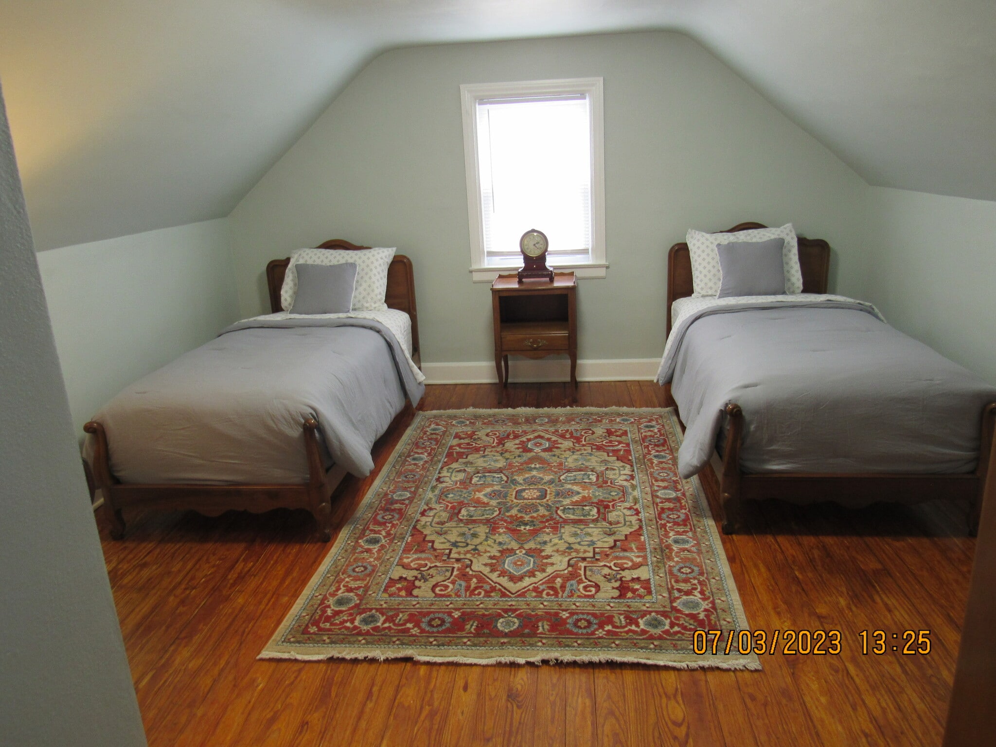 Building Photo - 3722 Oakland Dr