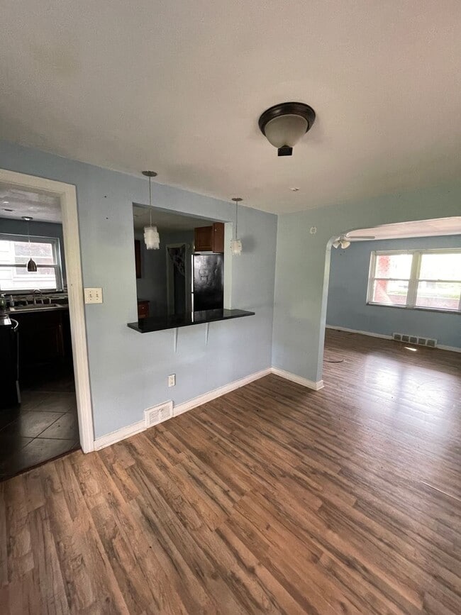Building Photo - 2 bed 1.5 bath home in Pittsburgh Pa!