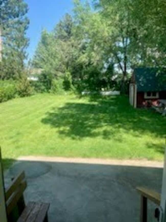 Building Photo - Spacious Heights 3 Bed!