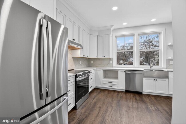 Building Photo - 13102 Ideal Dr