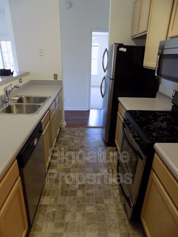 Building Photo - 801 Brassie Ln