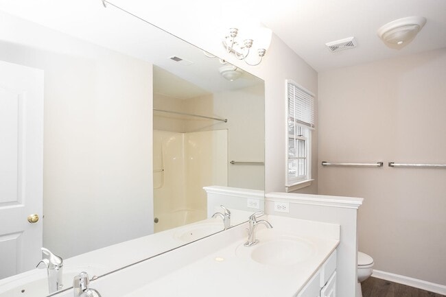 Building Photo - Charlotte -  3 bedroom 2.5 bath Townhome - Davis Lake Community