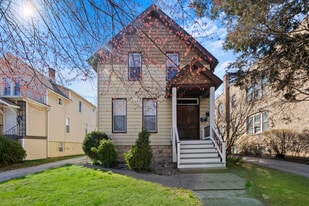 Building Photo - 331 Des Plaines Ave