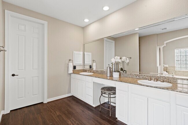 Building Photo - 4502 Creek Point Ln