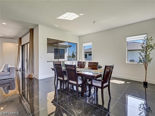 Building Photo - 5126 Panella Ave