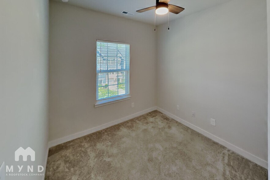 Building Photo - 2423 Dr Carver Rd