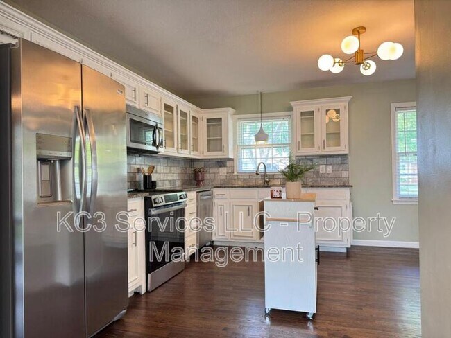 Building Photo - 10419 College Ave