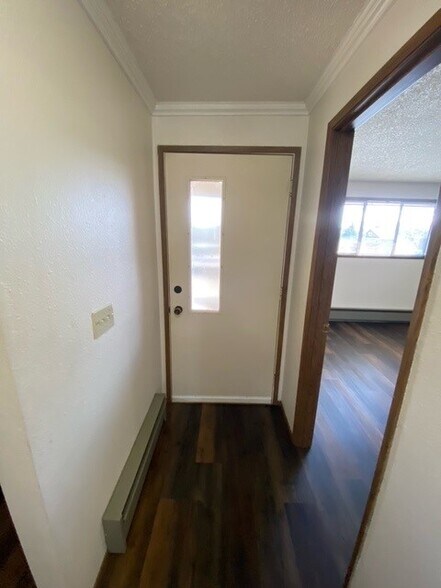 Building Photo - 107 La Villa Dr