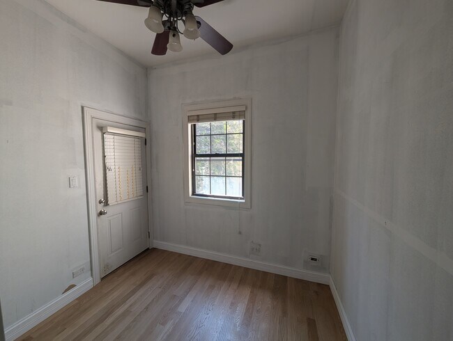 Building Photo - 1835 N Bissell St
