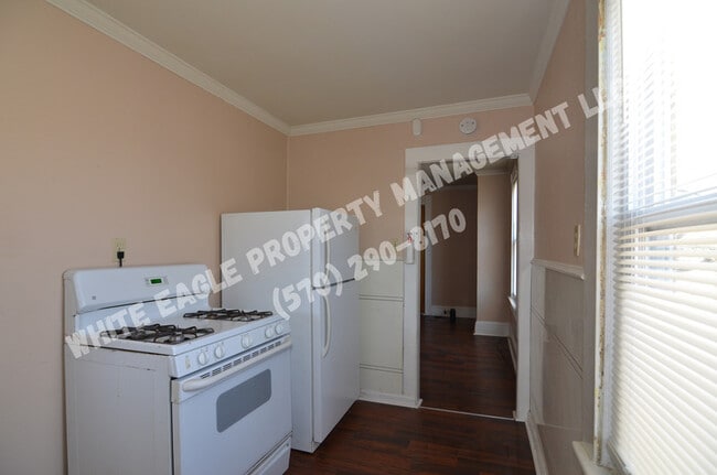 Building Photo - 1724 Brick Ave