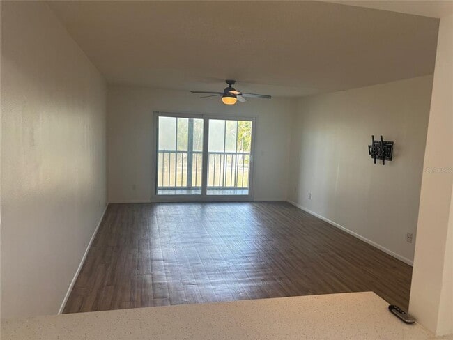 Building Photo - 1540 Glen Oaks Dr E