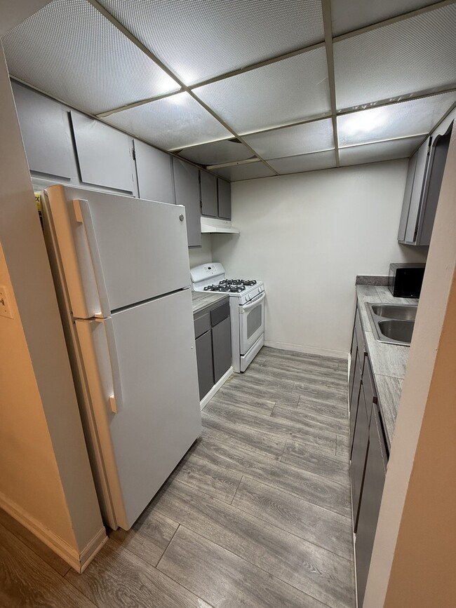 Building Photo - 138 E Bailey Rd