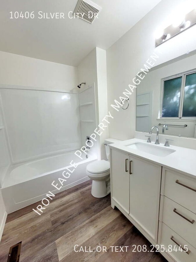 Building Photo - 10406 Silver City Dr