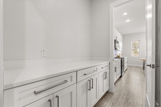 Building Photo - 668 Overspin Dr