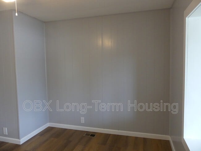 Building Photo - 111 Faris Dr