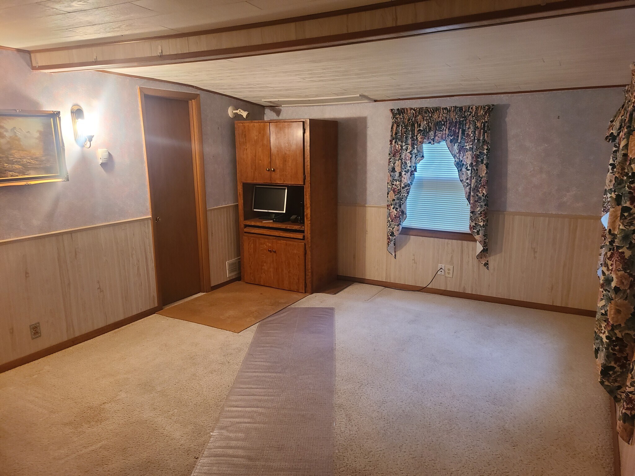 Family room or 3rd bedroom - 908 West Ave
