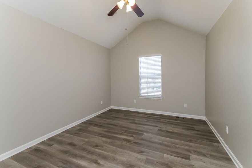 Building Photo - 2208 Glen Briar Way