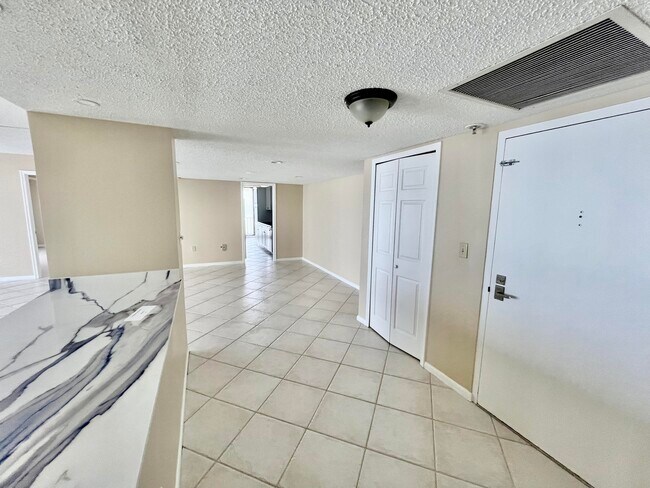 Building Photo - 4200 N Ocean Dr