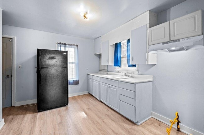 Building Photo - 2016 Reynolds St