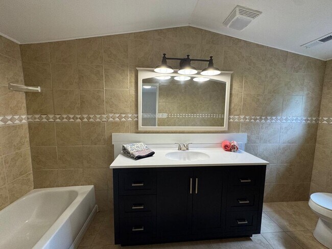 Building Photo - A must see country home 15 minutes to the ...