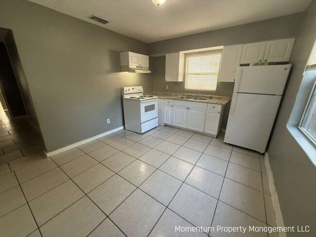 Building Photo - SPECIAL!! APPLY FOR FREE TODAY!! Don't miss out!!!-MOVE IN BEFORE THE END OF MAY AND GET ALL OF J...