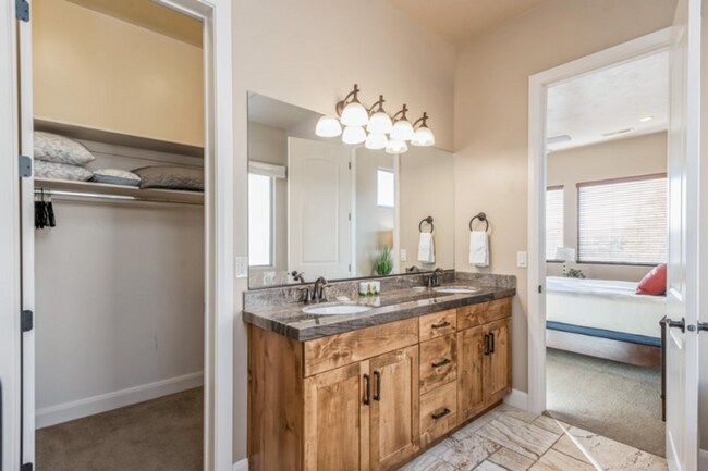 Building Photo - Fully Furnished home in the heart of Hurricane