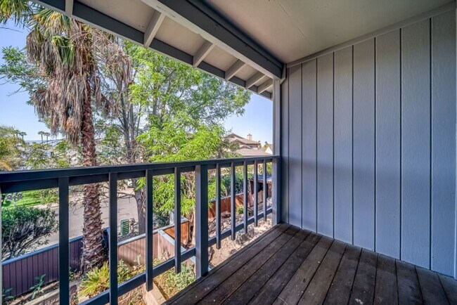 Building Photo - Wonderful Home with a Boat Slip and a Comm...