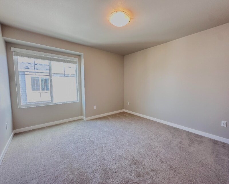 Building Photo - 15423 Admiralty Way